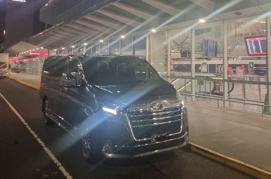 Private Melbourne airport transfer vehicle